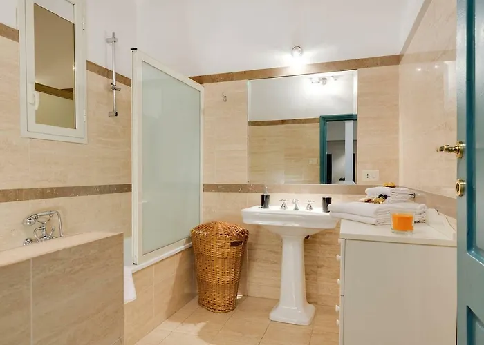 Апартаменты Domus Florea Рим